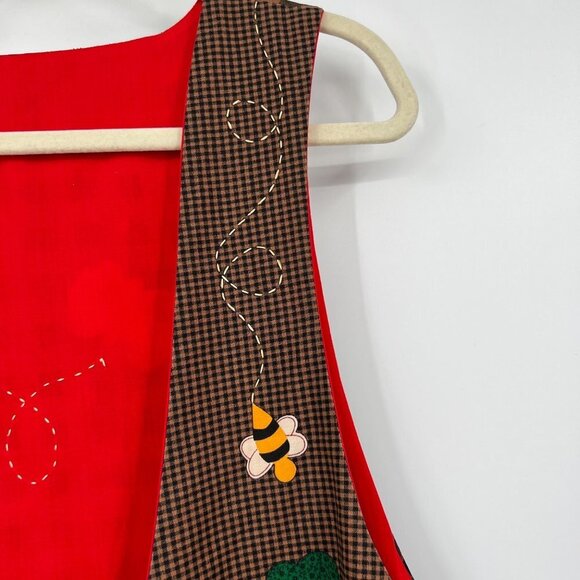 1990s Primitive Cat Vest w Vintage Fabric Yo-yos Patchwork Print Background Size - Picture 3 of 12